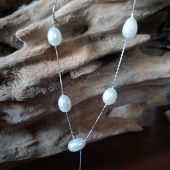 Freshwater pearls necklace with sterling silver adjustable chain - Picture 2 of 6